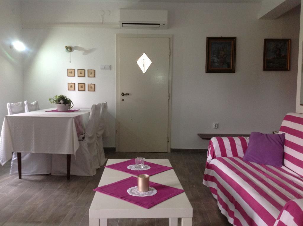 Holiday House Altea Banjole Room photo