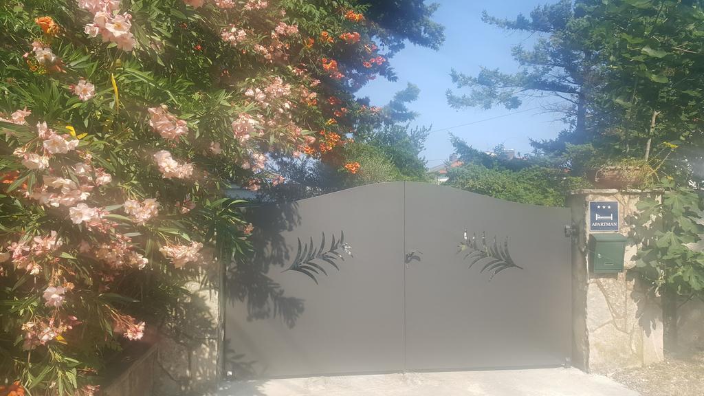 Holiday House Altea Banjole Exterior photo