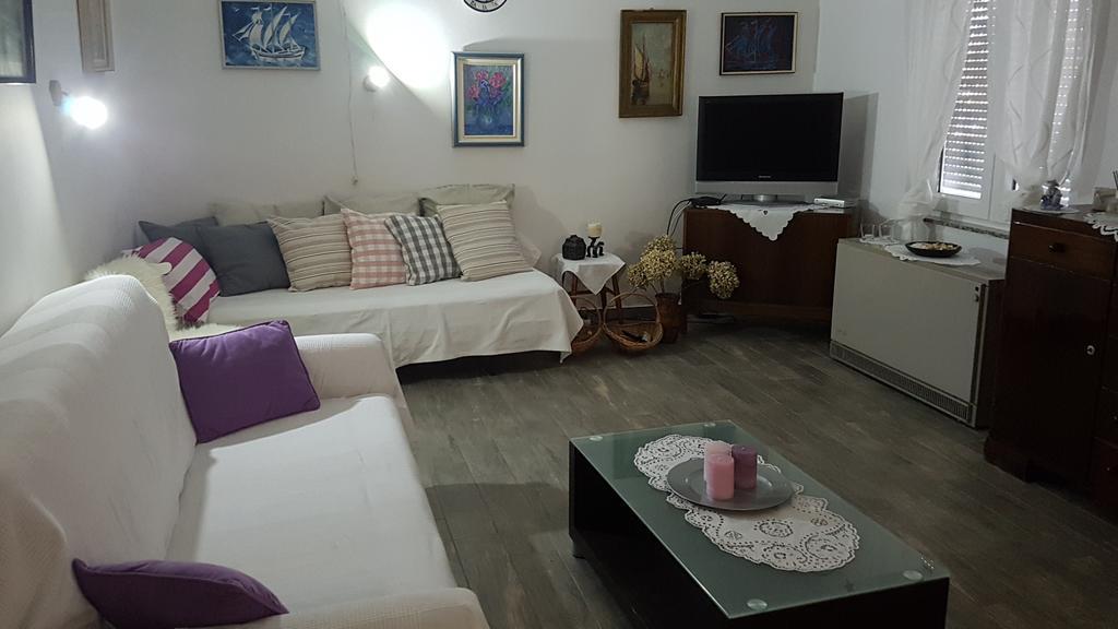 Holiday House Altea Banjole Exterior photo